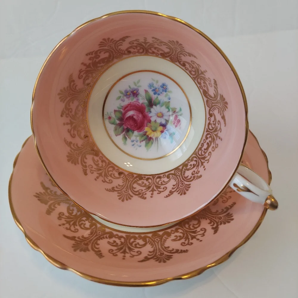 Paragon Pink Gold Filigree Tea Cup & Saucer - Picture 4 of 11